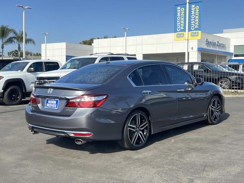 Used 2016 Honda Accord Touring image 25