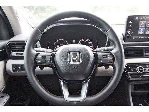 New 2025 Honda Pilot Touring image 16