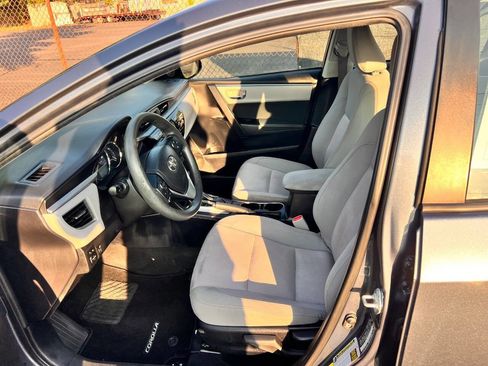 Used 2014 Toyota Corolla LE image 16