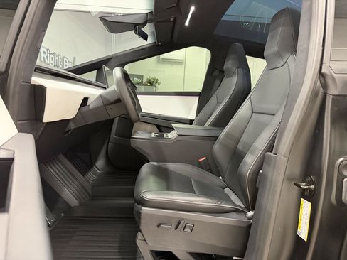 Used 2024 Tesla Cybertruck AWD Crew Cab image 8