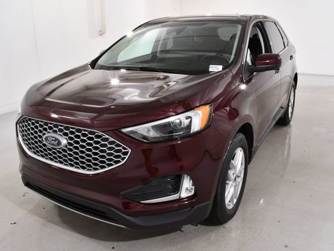 Used 2024 Ford Edge SEL w/ Convenience Package AWD/4WD image 2