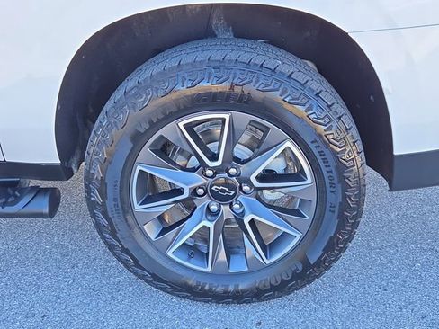 Certified 2024 Chevrolet Suburban Z71 image 8