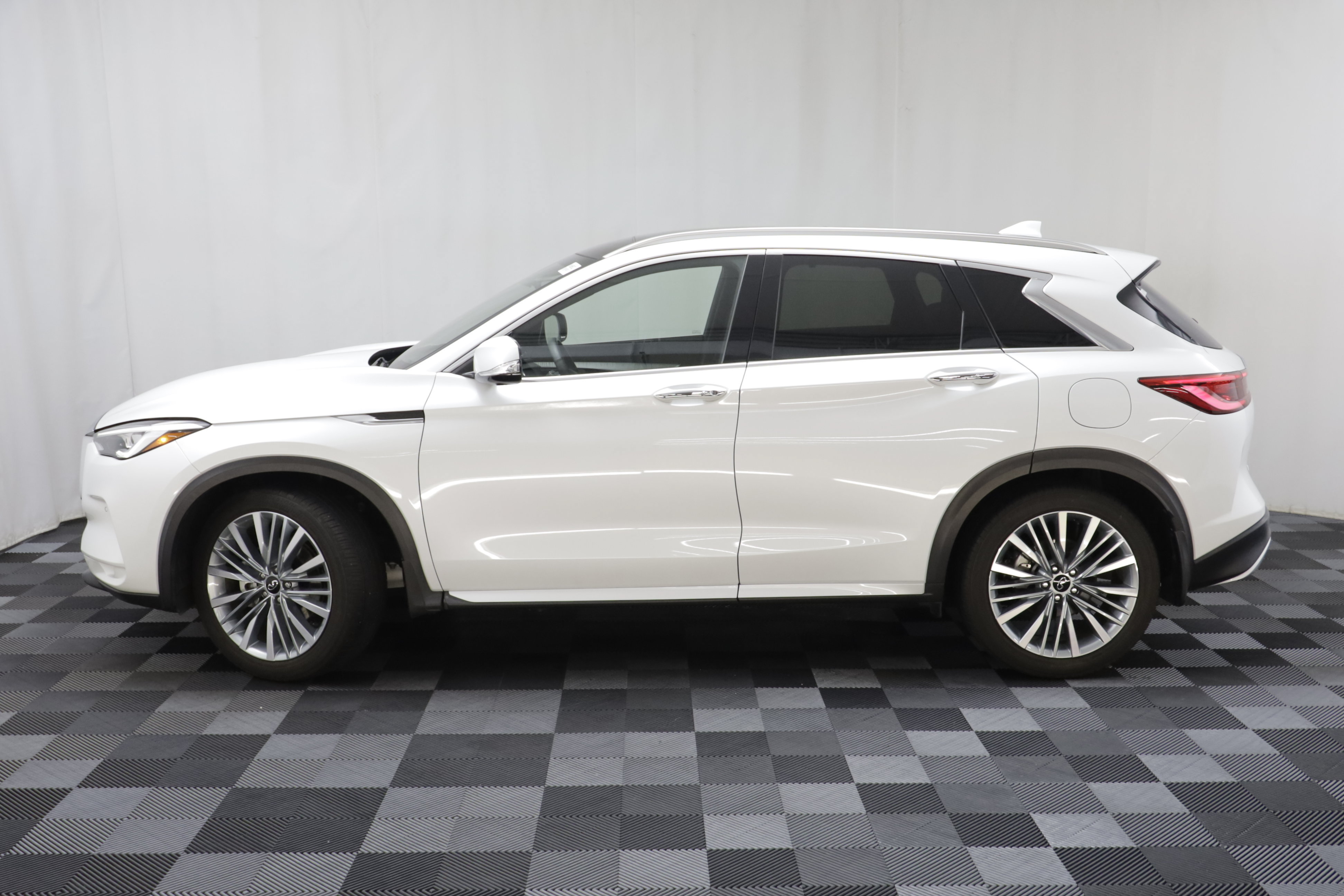 Used 2023 INFINITI QX50 Autograph AWD/4WD image 4