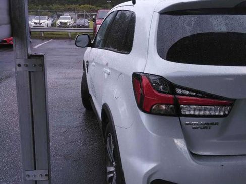 Used 2024 Mitsubishi Outlander Sport AWD image 2
