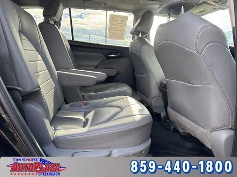 Used 2021 Toyota Highlander XLE image 54