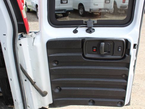 Used 2014 Chevrolet Express 1500 AWD image 20