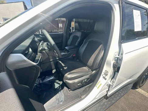 Used 2023 Jeep Grand Cherokee L Laredo RWD image 20