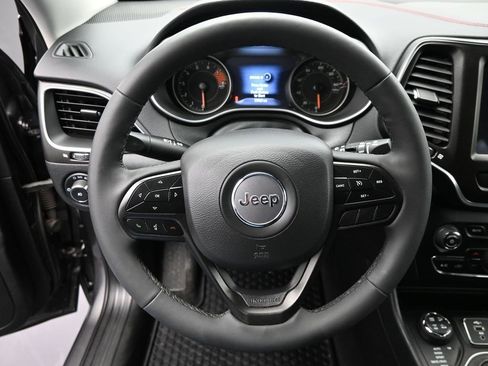 Used 2022 Jeep Cherokee Trailhawk w/ Premium Leather Package image 17