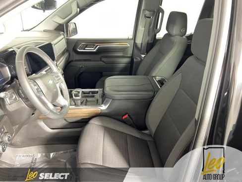 Used 2023 Chevrolet Silverado 1500 LT w/ Z71 Off-Road Package AWD/4WD image 10