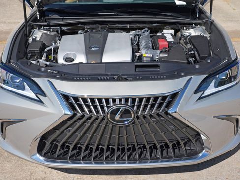Used 2023 Lexus ES 350 w/ Premium Package FWD image 8