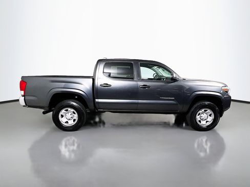 Used 2016 Toyota Tacoma SR5 w/ Towing Package RWD image 3