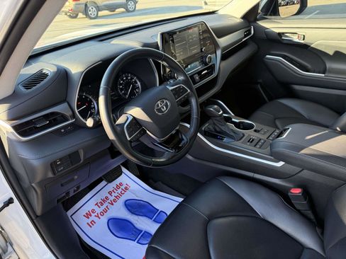 Used 2021 Toyota Highlander XLE image 8