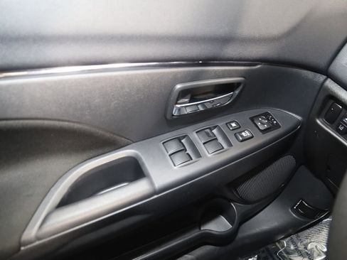 Used 2025 Mitsubishi Outlander Sport AWD image 24