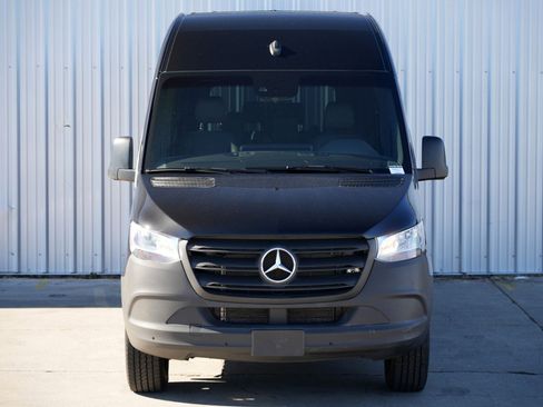 Used 2023 Mercedes-Benz Sprinter 2500 w/ Parking Package image 43