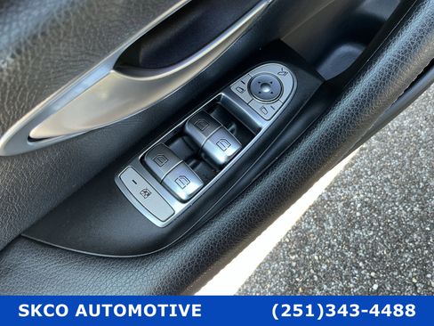 Used 2019 Mercedes-Benz E 300 image 22