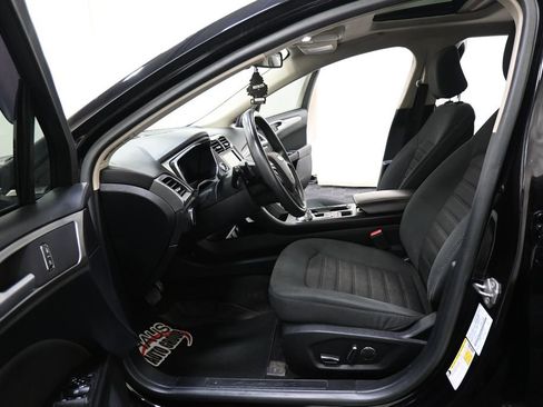 Used 2020 Ford Fusion SE AWD/4WD image 23