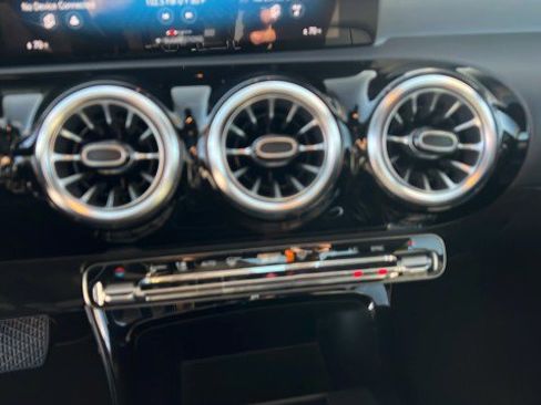 Used 2022 Mercedes-Benz A 220 image 32