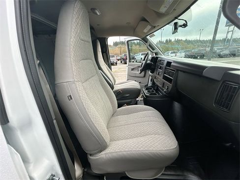 New 2025 Chevrolet Express 3500 Extended image 22