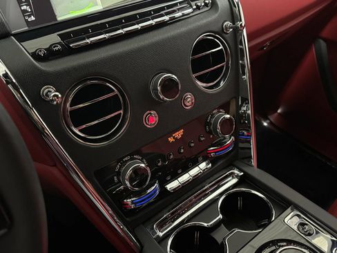 Used 2024 Rolls-Royce Cullinan AWD/4WD image 27