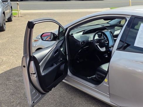 Used 2019 Toyota Prius Prime Advanced image 42