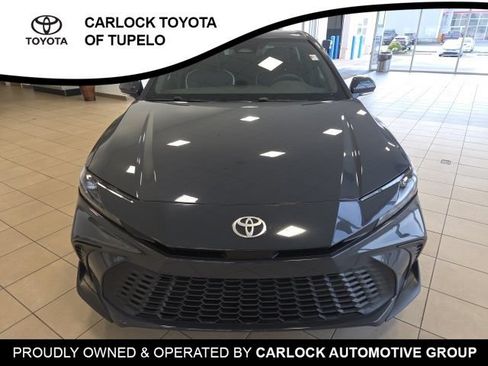 Used 2025 Toyota Camry SE w/ Convenience Package FWD image 5