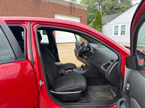 Used 2013 Dodge Avenger SE FWD image 11