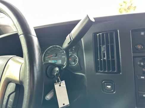 Used 2019 Chevrolet Express 3500 LT w/ LT Preferred Equipment Group image 27