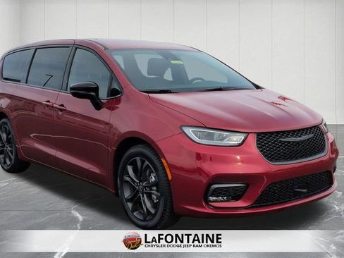 New 2026 Chrysler Pacifica Select FWD image 7