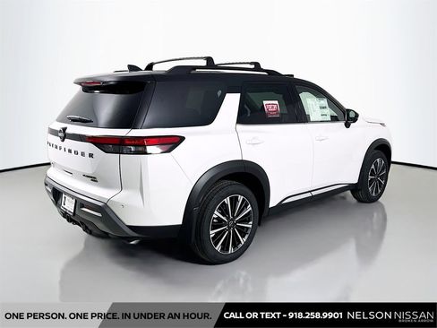 New 2026 Nissan Pathfinder Platinum image 5