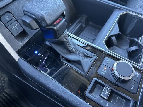 Used 2024 Toyota Tundra Limited image 25