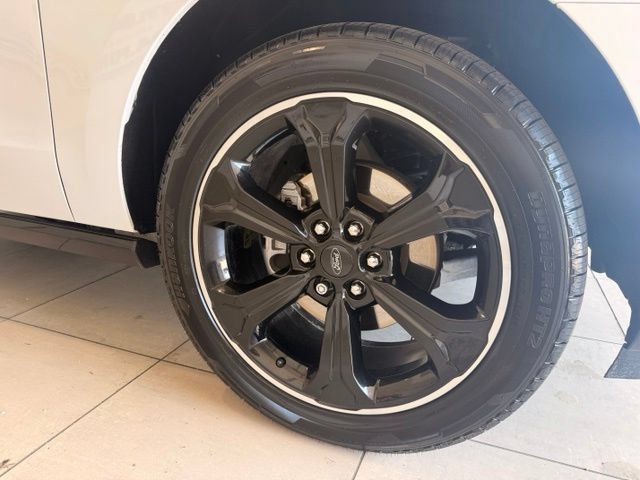 Used 2024 Ford Expedition Limited AWD/4WD image 5