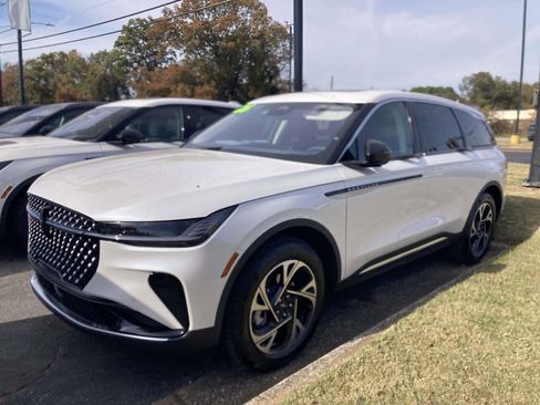 New 2026 Lincoln Nautilus Premier w/ Equipment Group 102A image 8