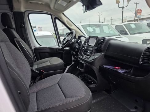 Used 2023 RAM ProMaster 2500 FWD image 10