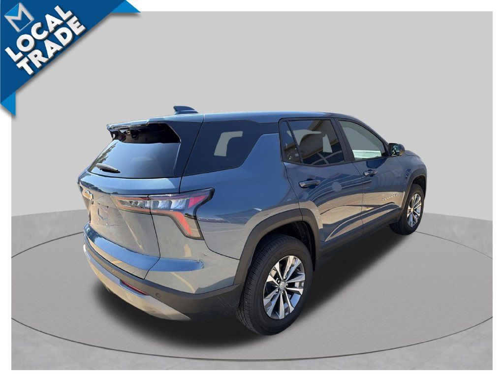 Used 2026 Chevrolet Equinox LT w/ Safety and Technology Package FWD image 4