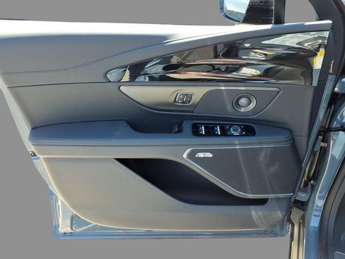 New 2026 Lincoln Nautilus Reserve w/ Jet Appearance Package AWD/4WD image 17