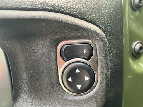 Used 2024 Jeep Wrangler Unlimited AWD/4WD image 12