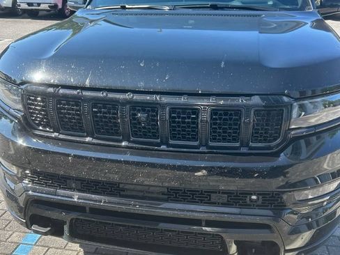 Used 2023 Jeep Grand Wagoneer Series III w/ Rear Seat Video Group 1 AWD/4WD image 3