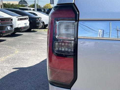 Used 2018 Ford Expedition Limited RWD image 10