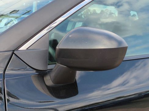 Used 2023 Nissan Rogue S image 12