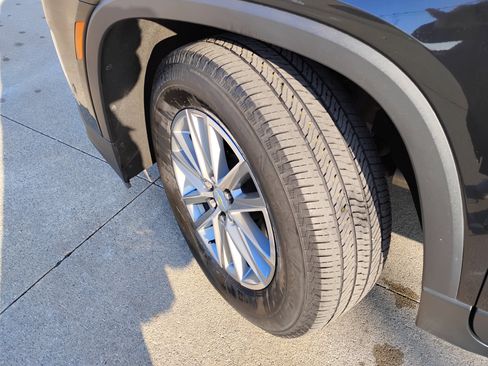 Used 2023 Chevrolet Traverse LT w/ LPO, Floor Liner Package image 25