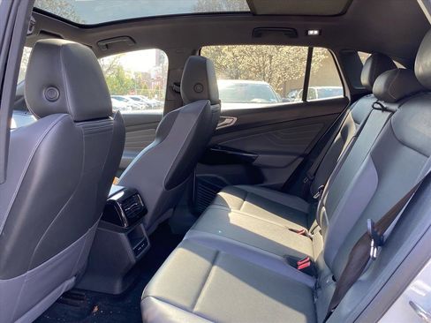 Used 2023 Volkswagen ID.4 Pro S image 17