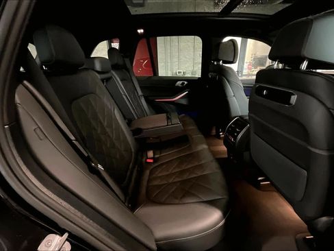 Used 2025 BMW X5 xDrive40i w/ Climate Comfort Package image 19