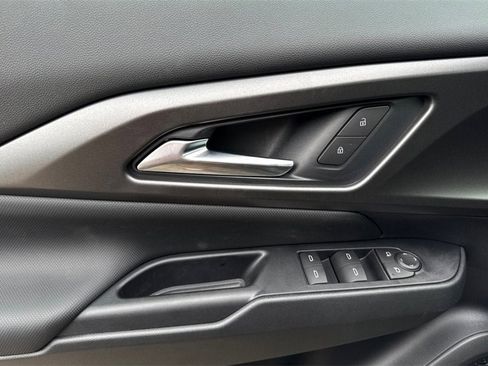 New 2026 Chevrolet Equinox EV LT w/ LPO, Blackout Package image 11