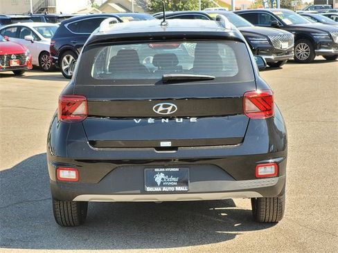 New 2025 Hyundai Venue SEL image 5