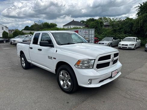 Used 2018 RAM 1500 Express w/ Express Value Package AWD/4WD image 10