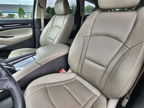 Used 2020 Buick Enclave Premium w/ Sun and Sites Package image 20