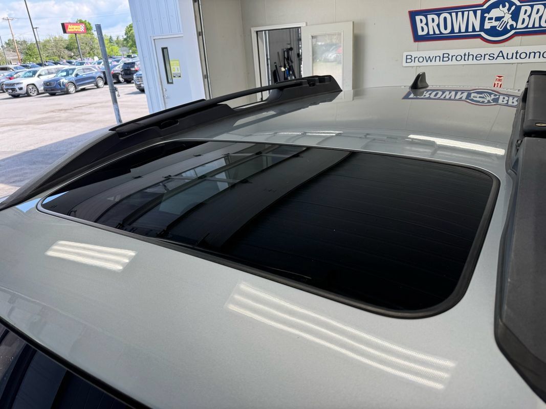 Used 2018 Subaru Outback 3.6R Limited AWD/4WD image 14