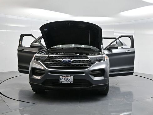 Used 2022 Ford Explorer XLT image 43