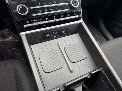 Used 2025 Hyundai Santa Fe SE image 24