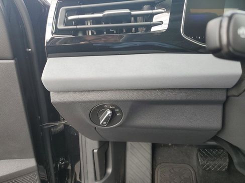 New 2025 Volkswagen Jetta SE image 24